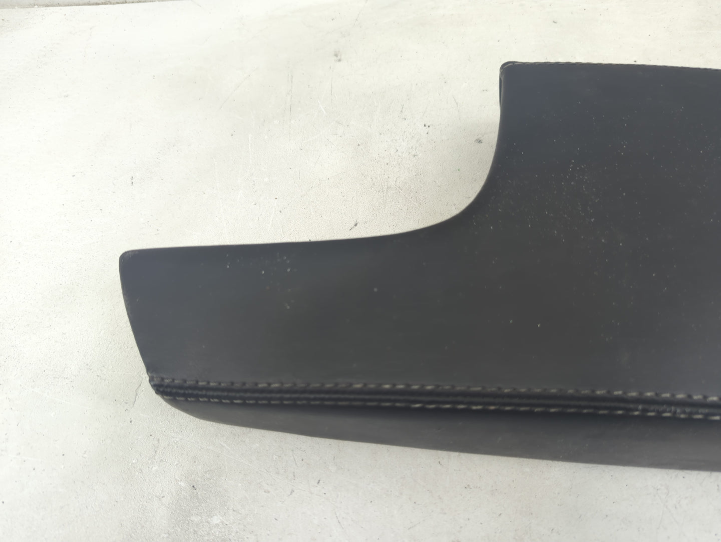 2016-2017 Buick Regal Center Console Armrest Cover Lid Fits Fits 2016 2017 OEM Used Auto Parts - Oemusedautoparts1.com