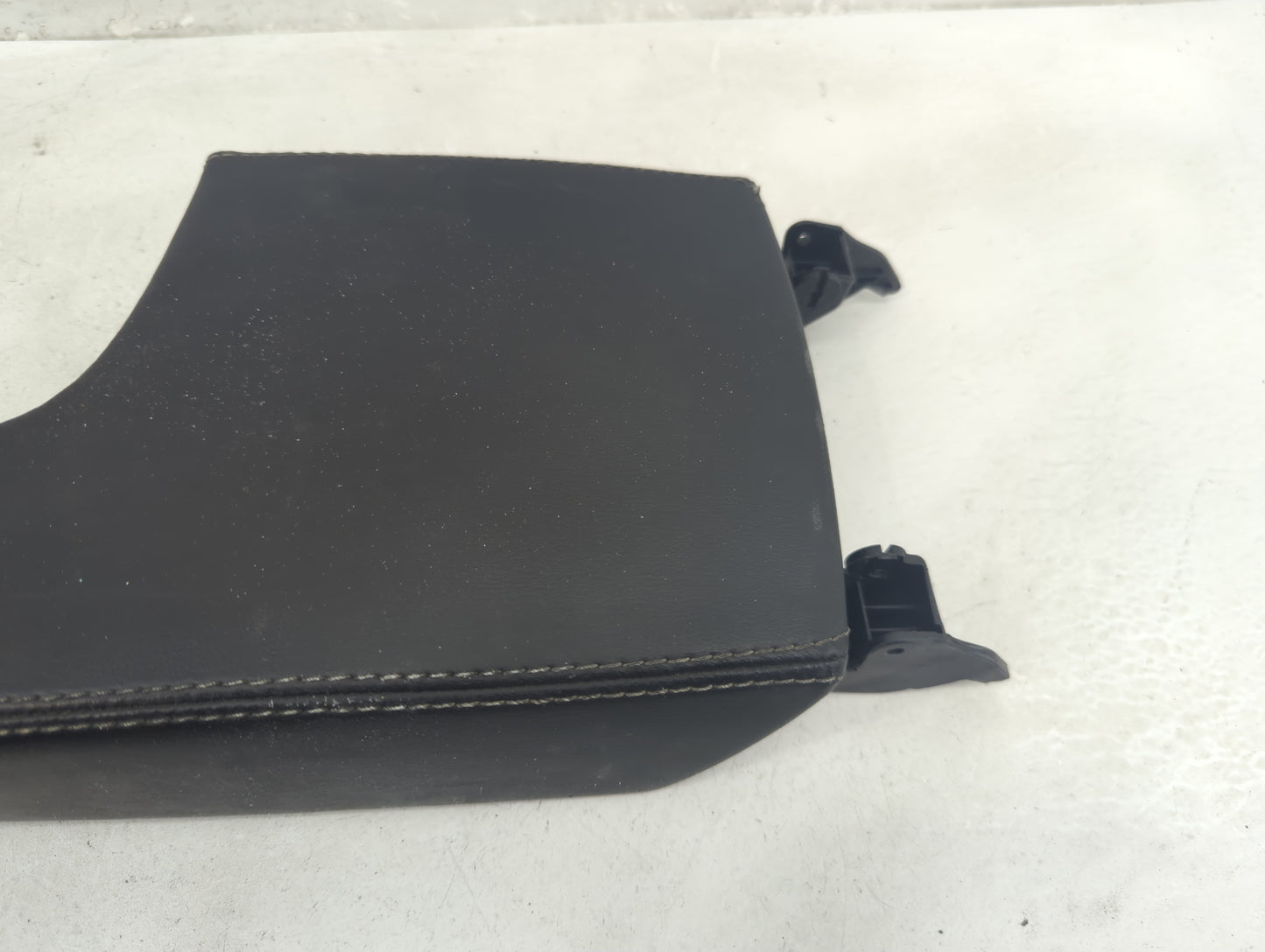 2016-2017 Buick Regal Center Console Armrest Cover Lid Fits Fits 2016 2017 OEM Used Auto Parts - Oemusedautoparts1.com