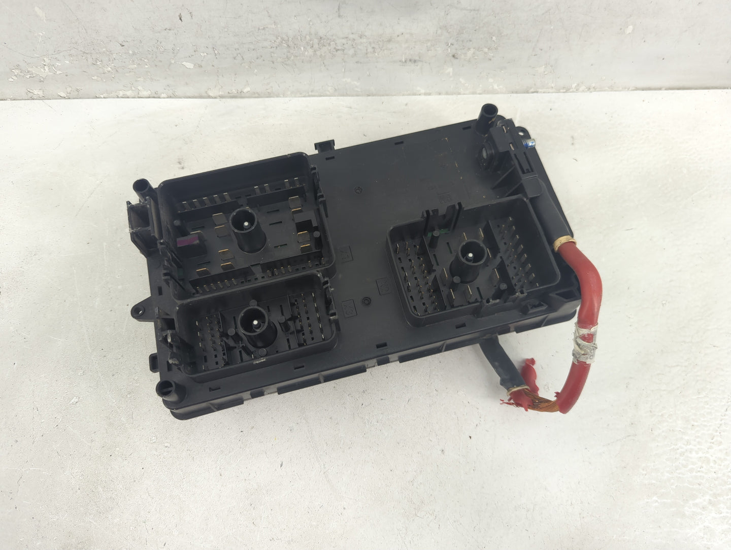 2014-2017 Buick Regal Fusebox Fuse Box Panel Relay Module Fits Fits 2014 2015 2016 2017 OEM Used Auto Parts - Oemusedautopar