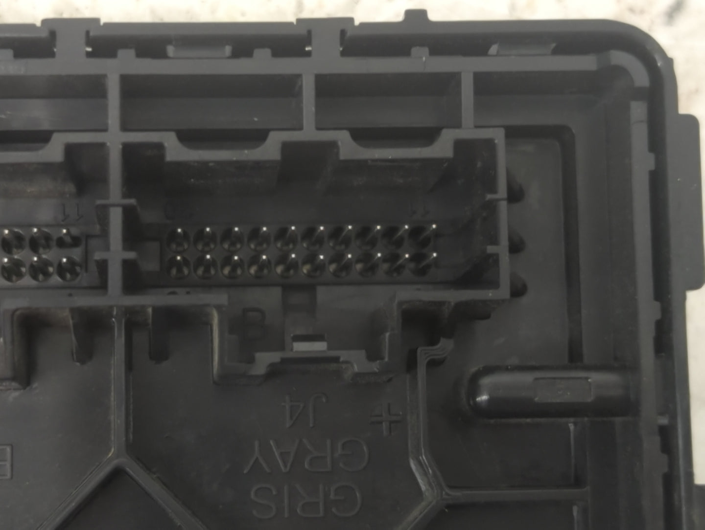 2015-2017 Buick Regal Body Control Module Bcm Inner Cabin Fuse Box - Oemusedautoparts1.com