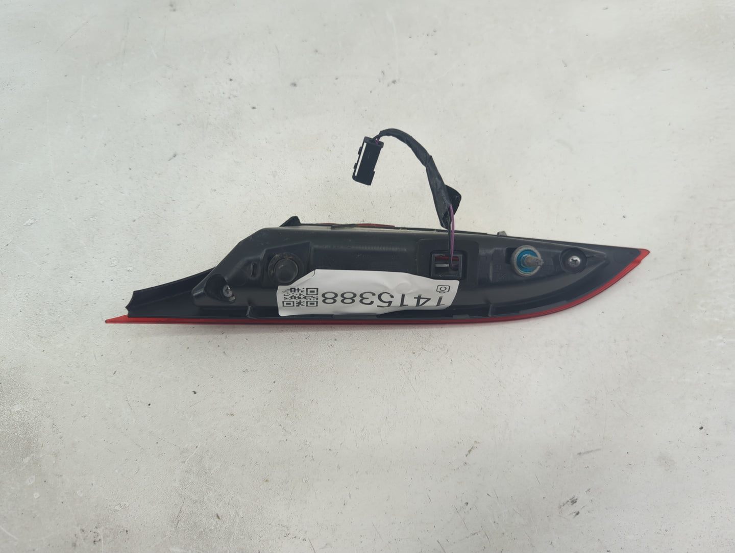 2014-2017 Buick Regal Driver Left Side Deck Lid Mounted Tail Light - Oemusedautoparts1.com