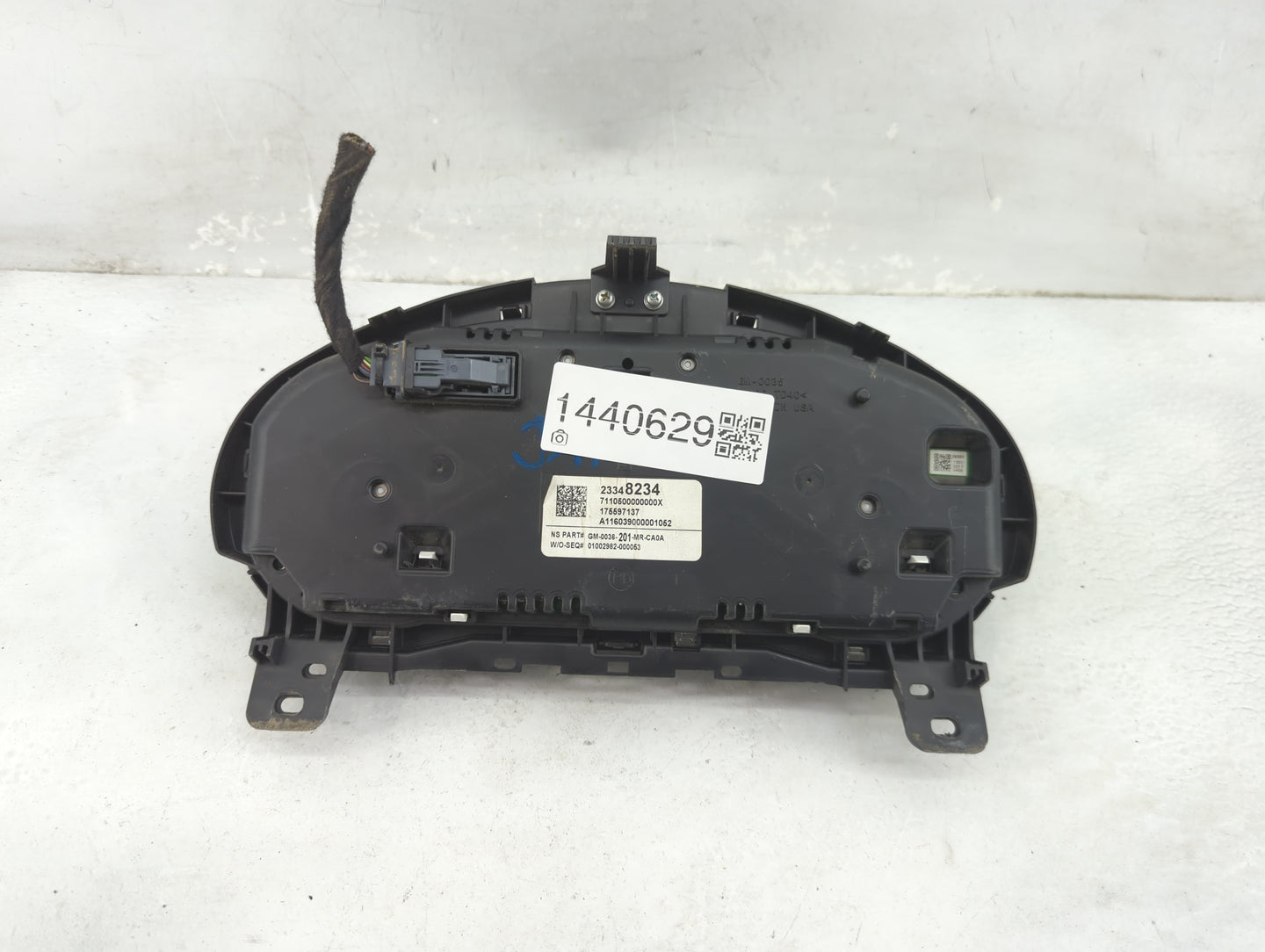 2016 Buick Regal Instrument Cluster Speedometer Gauges P/N:23348234 175597137, GM-0036-201-MR-CA0A Fits OEM Used Auto Parts 