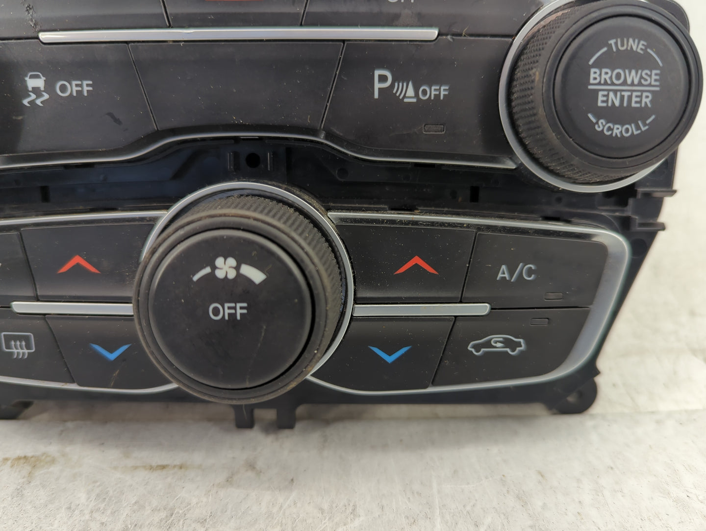 2014-2016 Buick Regal Climate Control Module Temperature AC/Heater Replacement P/N:P68293615AD 30650115 Fits Fits 2014 2015 