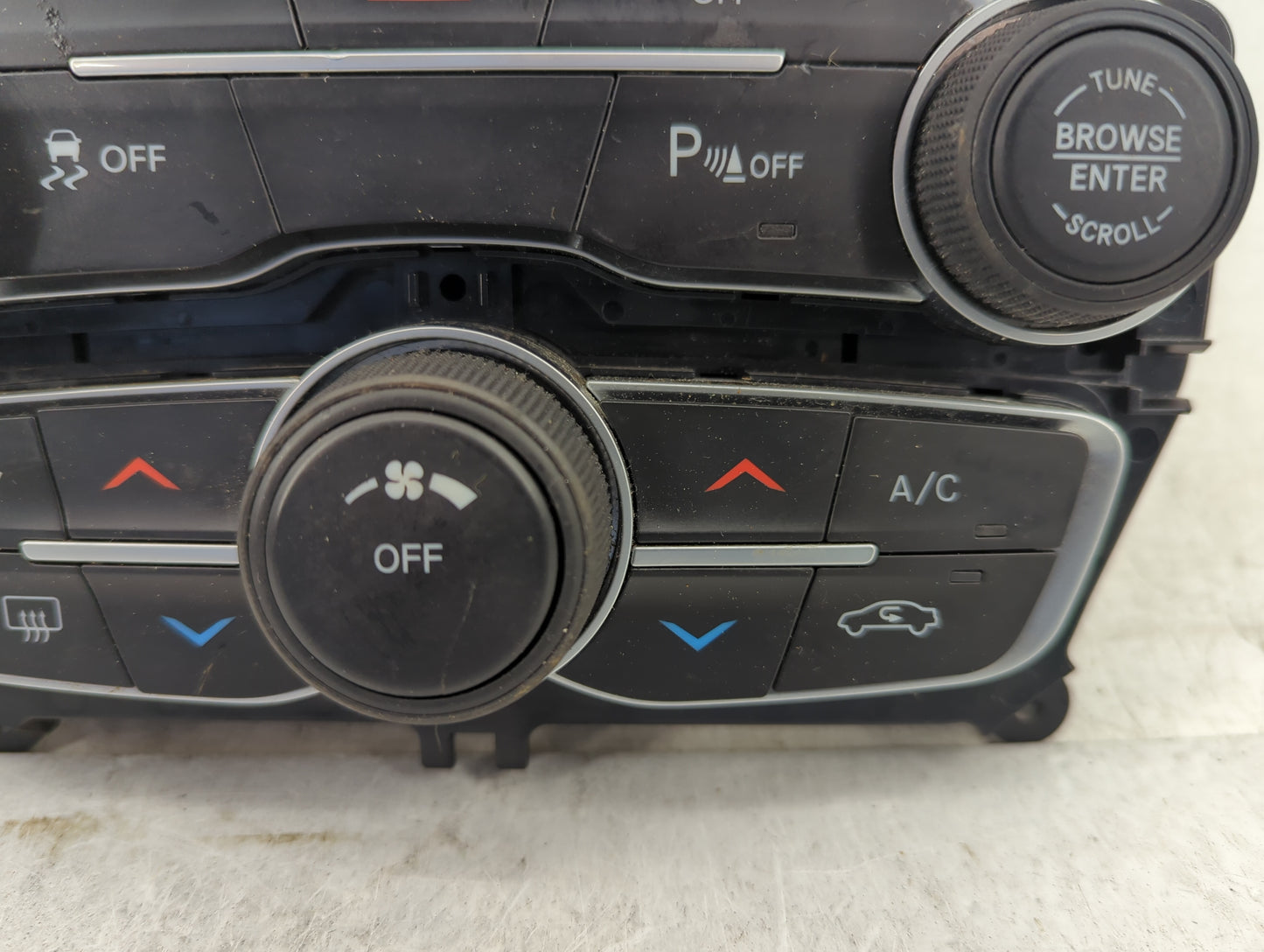 2014-2016 Buick Regal Climate Control Module Temperature AC/Heater Replacement P/N:P68293615AD 30650115 Fits Fits 2014 2015 