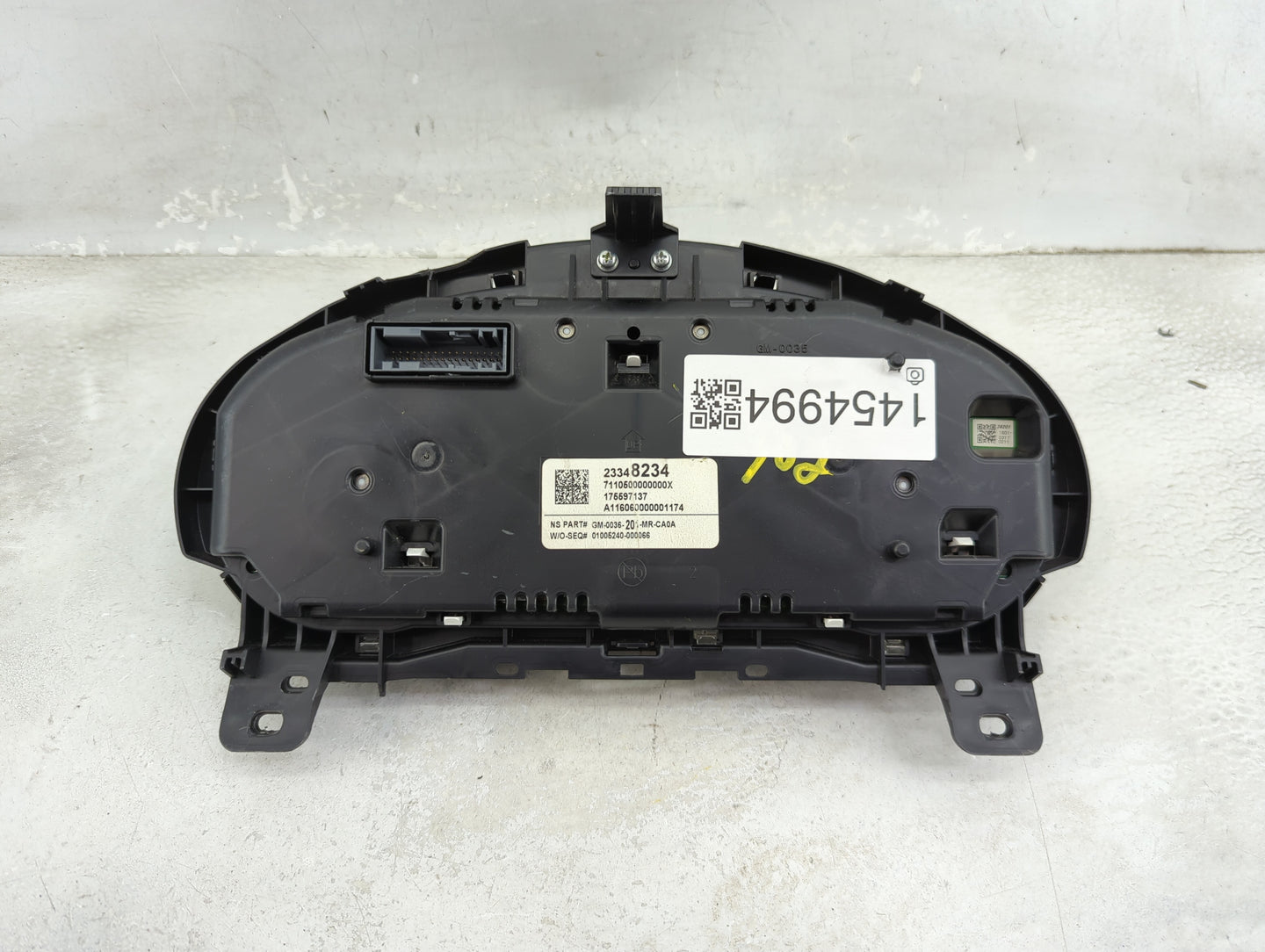 2016 Buick Regal Instrument Cluster Speedometer Gauges P/N:23348234 7110500000000X, 175597137, A116060000001174 Miles: Fits 