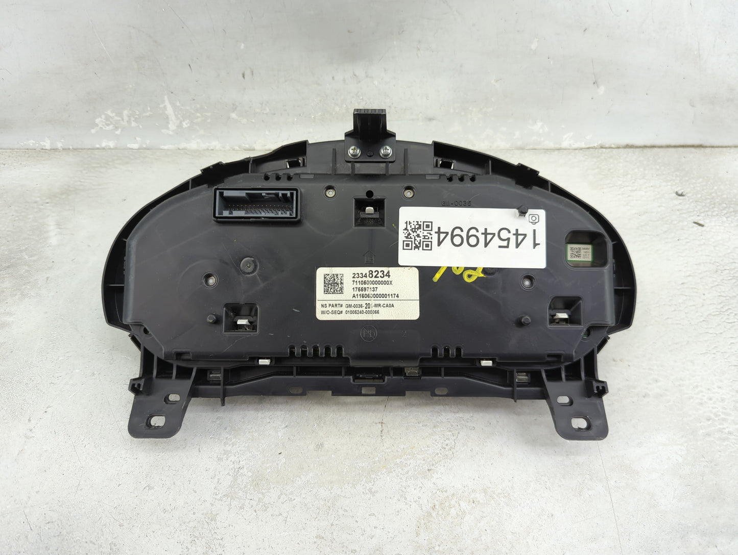 2016 Buick Regal Instrument Cluster Speedometer Gauges P/N:23348234 7110500000000X, 175597137, A116060000001174 Miles: Fits 