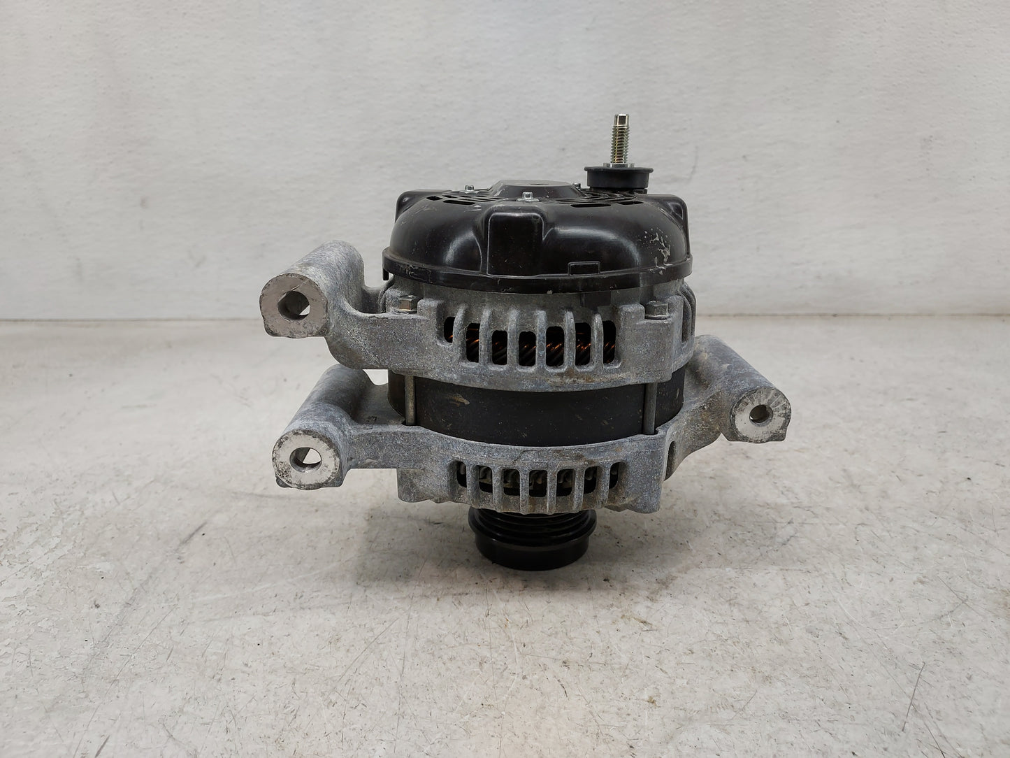 2014-2017 Buick Regal Alternator Replacement Generator Charging Assembly Engine OEM P/N:TN104210-1902 13592810 Fits OEM Used