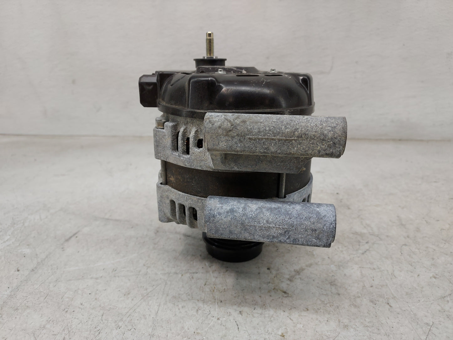 2014-2017 Buick Regal Alternator Replacement Generator Charging Assembly Engine OEM P/N:TN104210-1902 13592810 Fits OEM Used