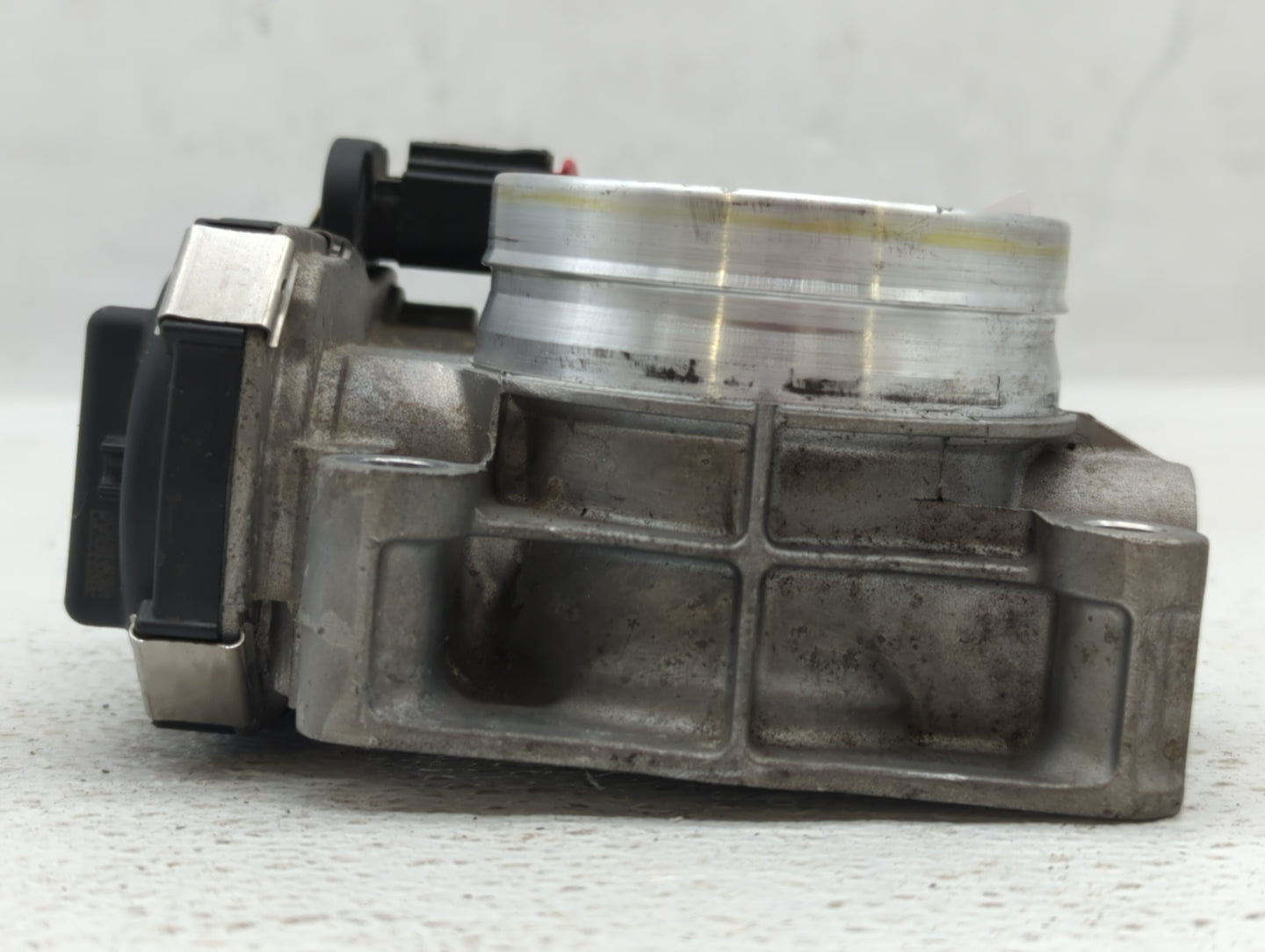 2014-2017 Buick Regal Throttle Body P/N:12627067DA Fits Fits 2013 2014 2015 2016 2017 2018 2019 2020 2021 OEM Used Auto Part