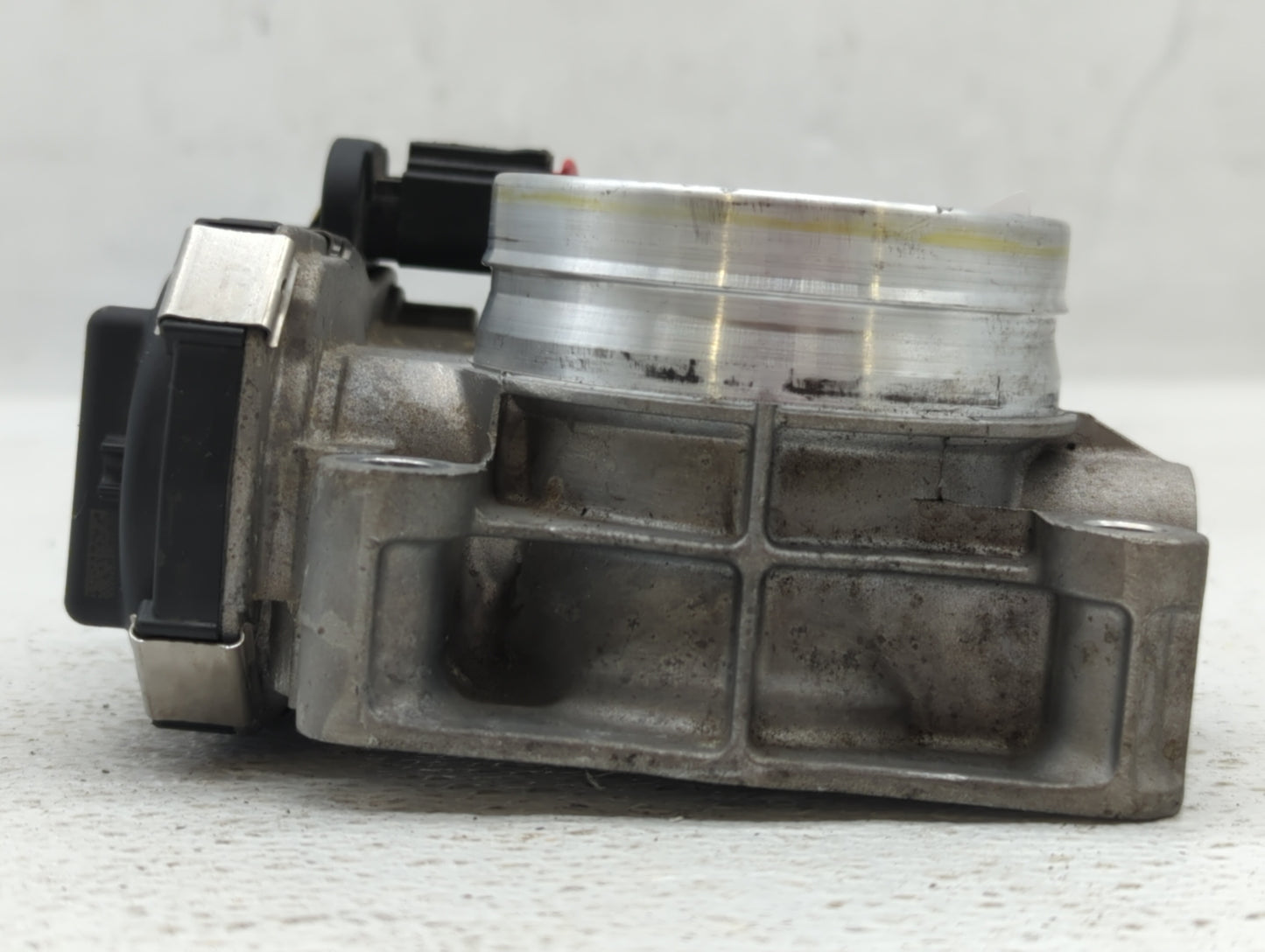 2014-2017 Buick Regal Throttle Body P/N:12627067DA Fits Fits 2013 2014 2015 2016 2017 2018 2019 2020 2021 OEM Used Auto Part