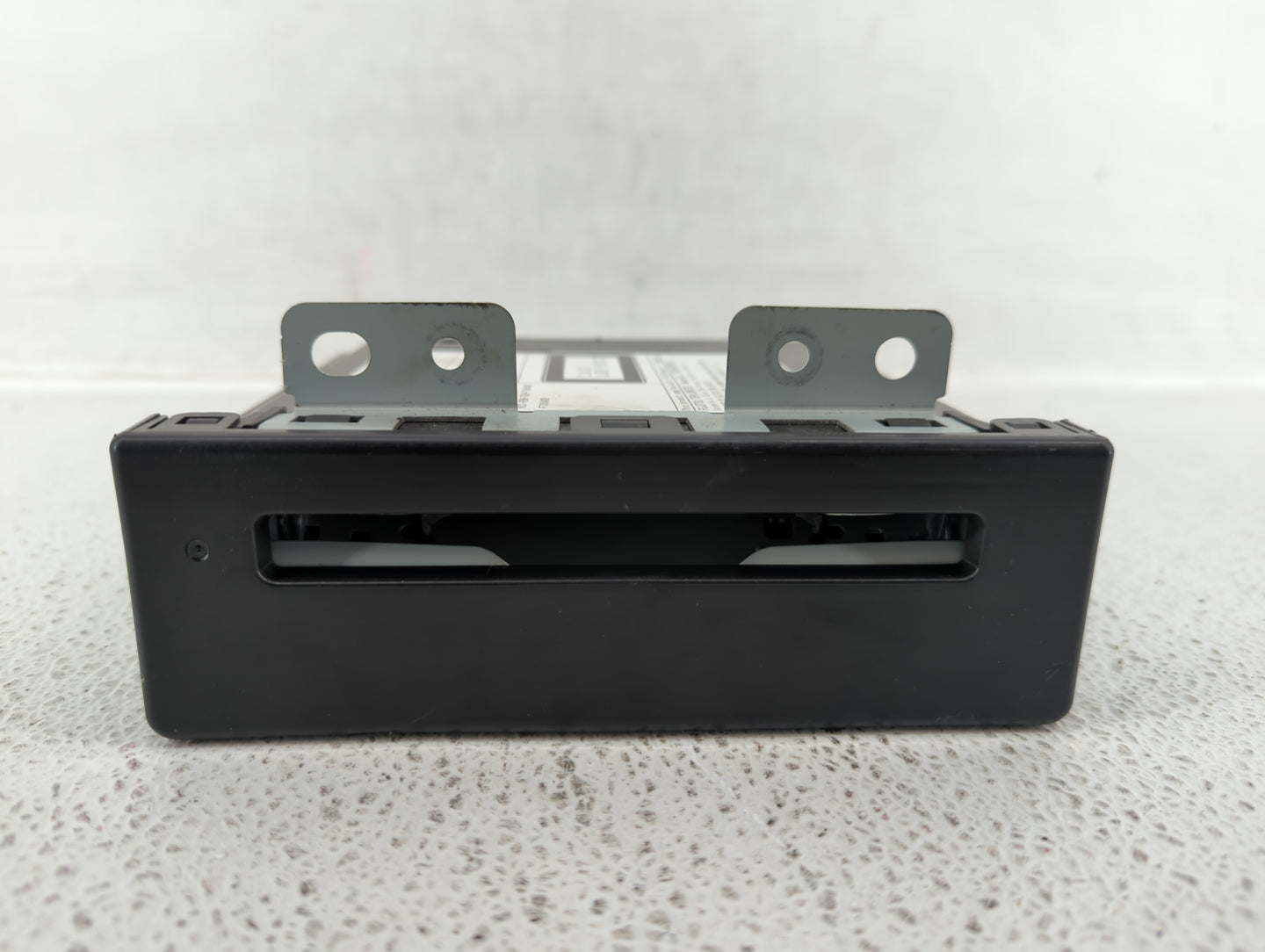 2015-2017 Buick Regal Am Fm Cd Player Radio Receiver - Oemusedautoparts1.com