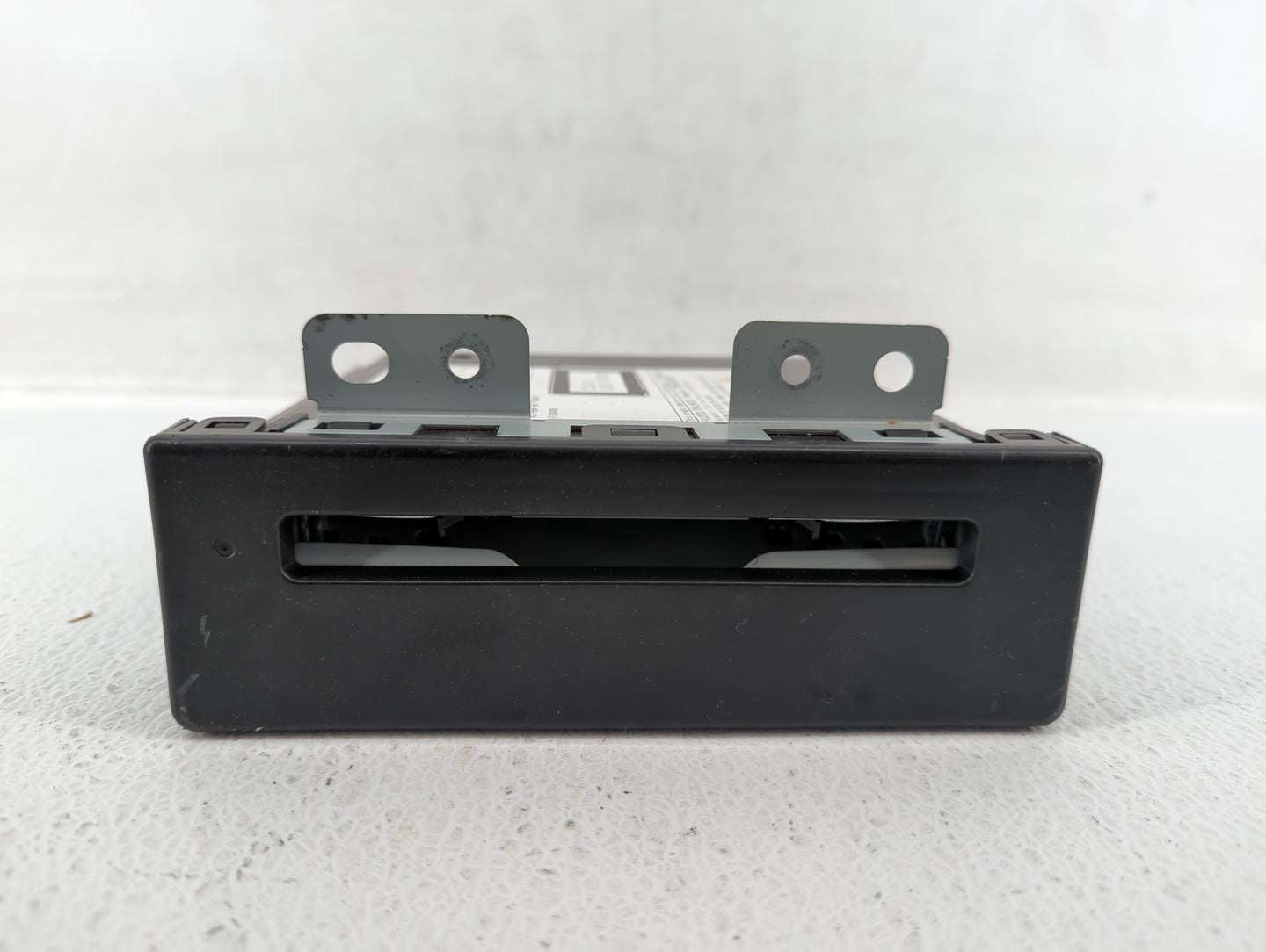 2015-2017 Buick Regal Am Fm Cd Player Radio Receiver - Oemusedautoparts1.com