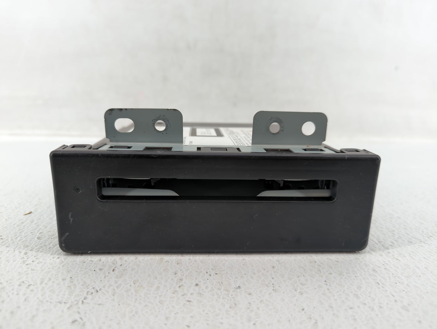 2015-2017 Buick Regal Am Fm Cd Player Radio Receiver - Oemusedautoparts1.com