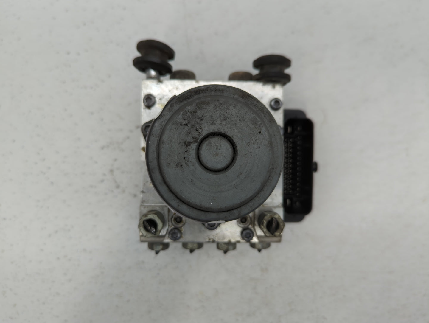 2016-2017 Buick Regal ABS Pump Control Module Replacement P/N:23383112 Fits Fits 2016 2017 OEM Used Auto Parts - Oemusedauto