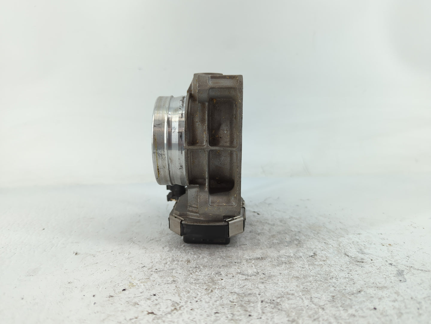 2014-2017 Buick Regal Throttle Body P/N:12627067DA Fits Fits 2013 2014 2015 2016 2017 2018 2019 2020 2021 OEM Used Auto Part