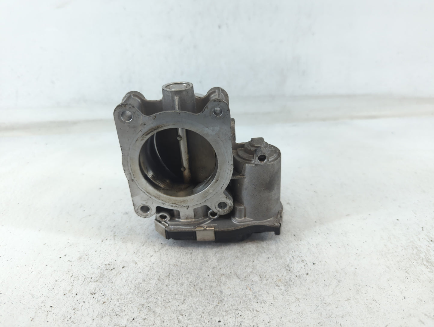 2014-2017 Buick Regal Throttle Body P/N:12627067DA Fits Fits 2013 2014 2015 2016 2017 2018 2019 2020 2021 OEM Used Auto Part