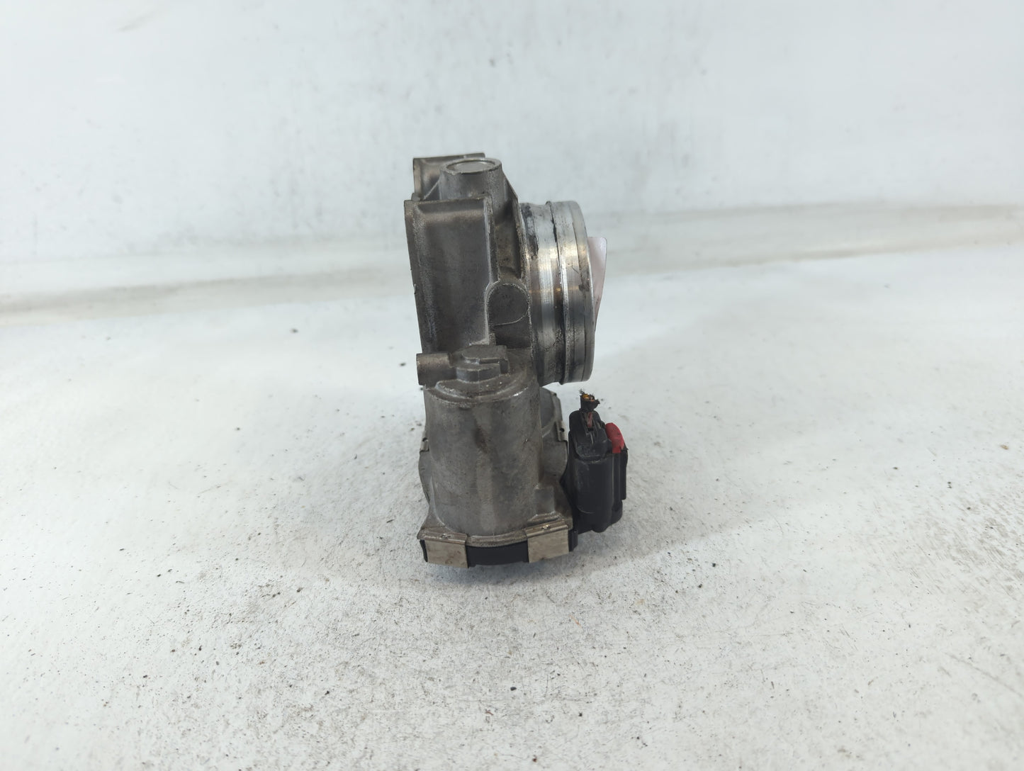 2014-2017 Buick Regal Throttle Body P/N:12627067DA Fits Fits 2013 2014 2015 2016 2017 2018 2019 2020 2021 OEM Used Auto Part