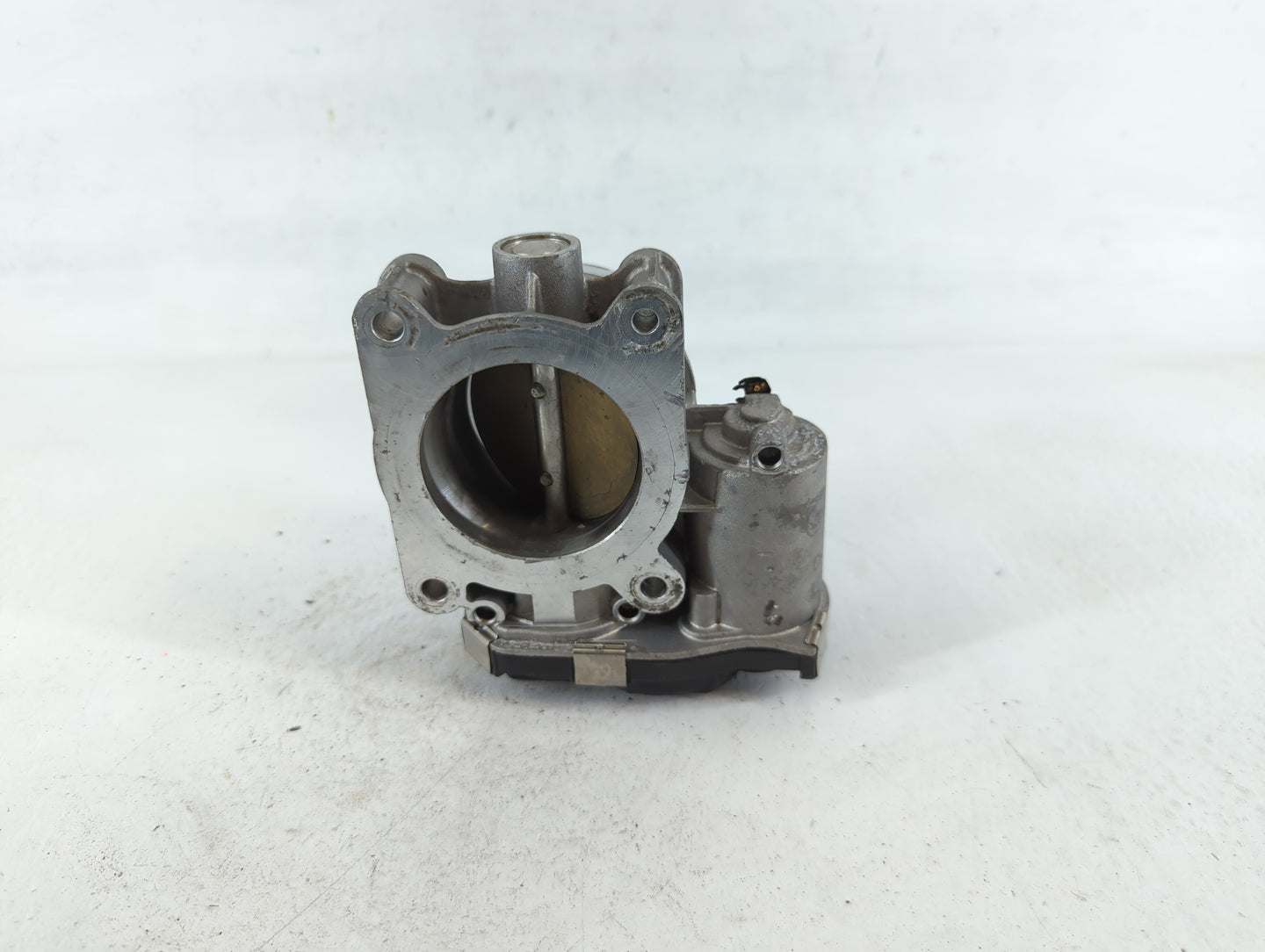 2014-2017 Buick Regal Throttle Body P/N:12627067DA Fits Fits 2013 2014 2015 2016 2017 2018 2019 2020 2021 OEM Used Auto Part