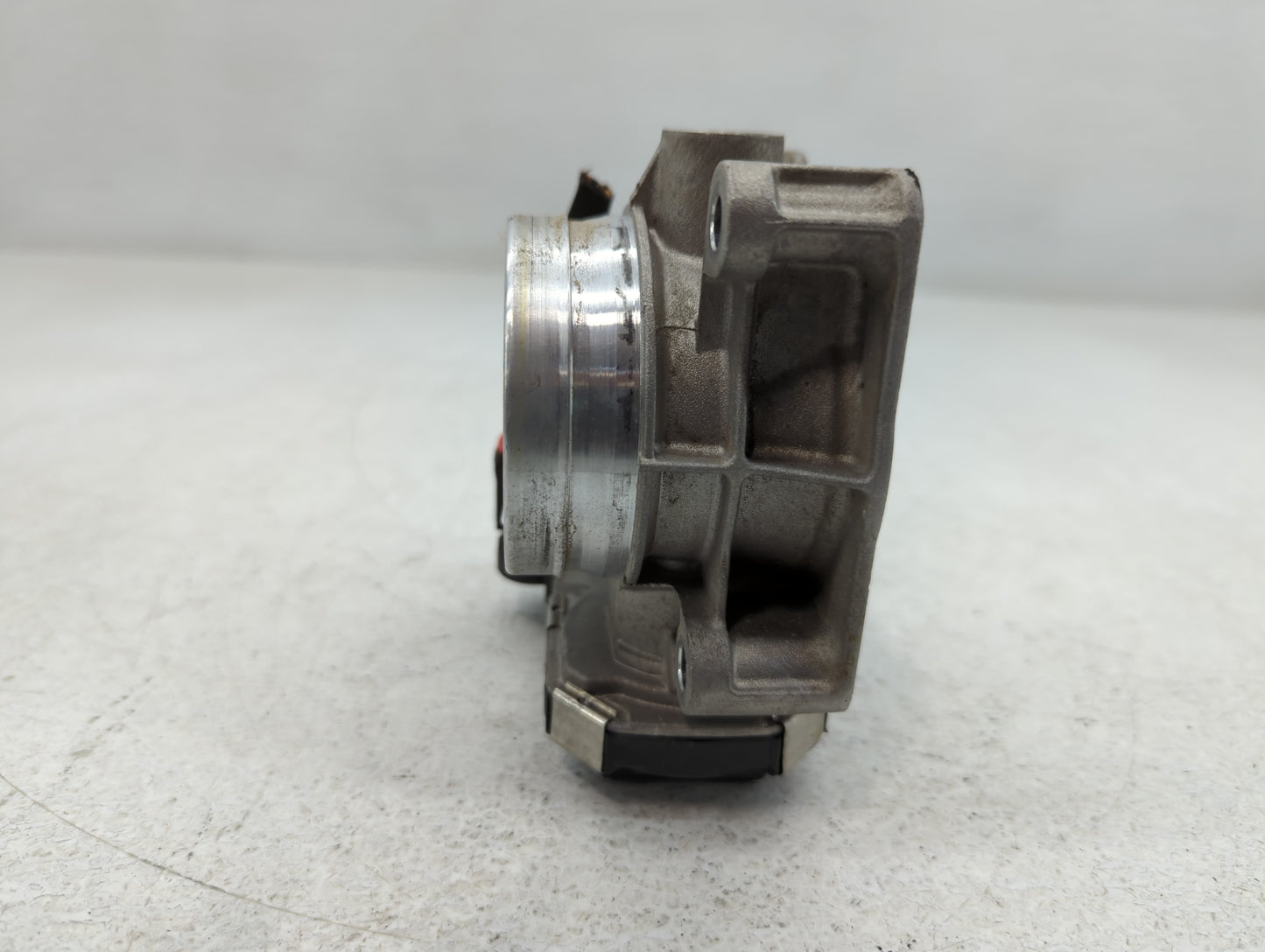 2014-2017 Buick Regal Throttle Body P/N:12627067DA Fits Fits 2013 2014 2015 2016 2017 2018 2019 2020 2021 OEM Used Auto Part