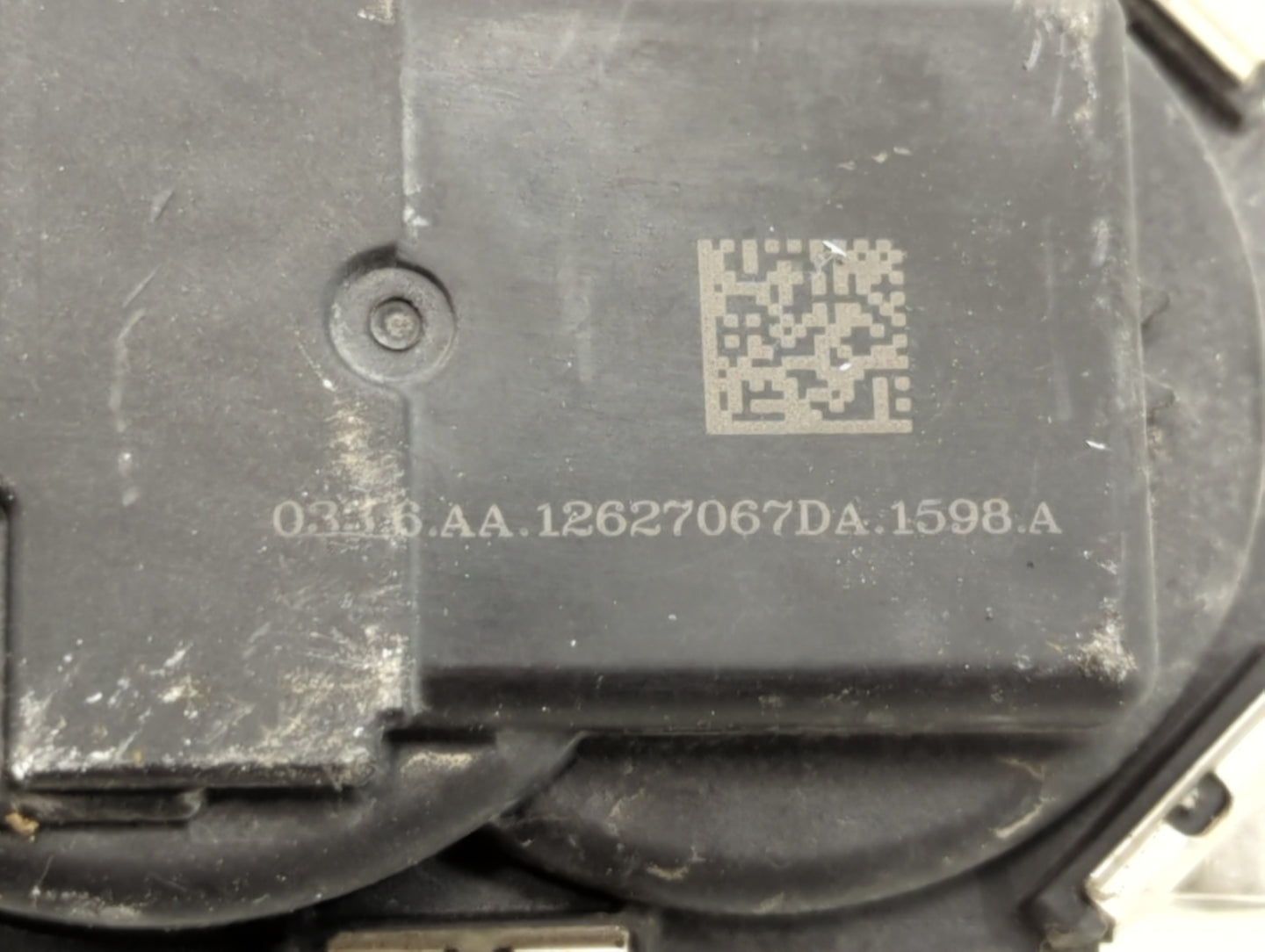 2014-2017 Buick Regal Throttle Body P/N:12627067DA Fits Fits 2013 2014 2015 2016 2017 2018 2019 2020 2021 OEM Used Auto Part