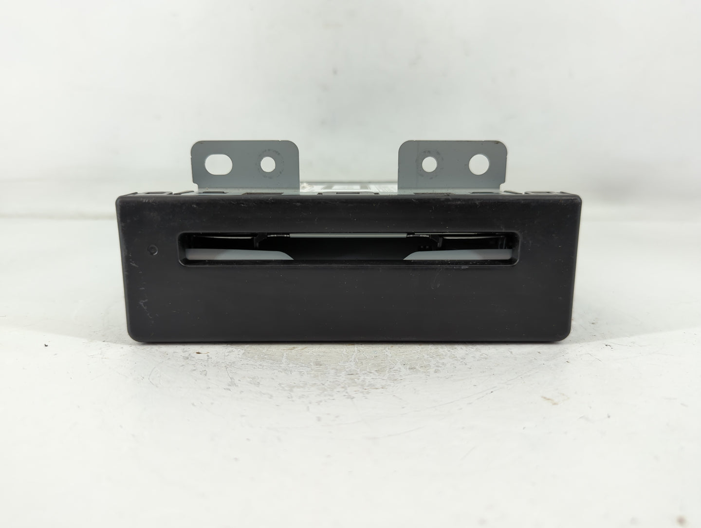 2016-2017 Buick Regal Radio AM FM Cd Player Receiver Replacement P/N:1394480 Fits Fits 2016 2017 OEM Used Auto Parts - Oemus