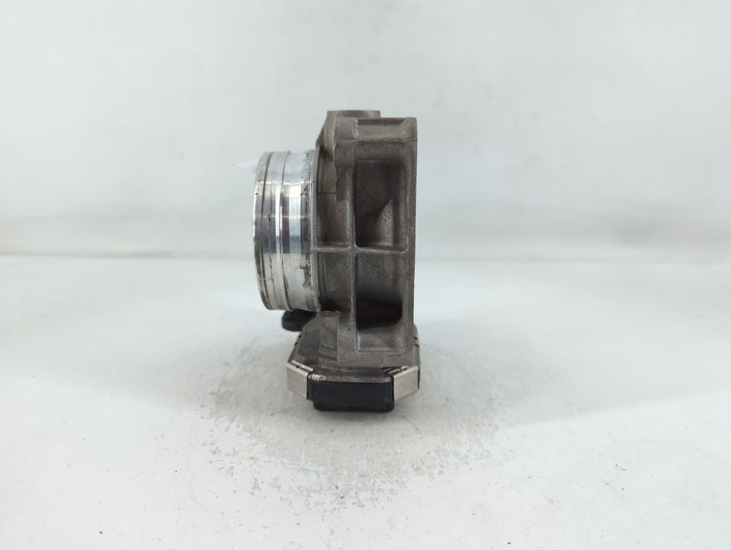 2014-2017 Buick Regal Throttle Body P/N:12670837AA Fits Fits 2013 2014 2015 2016 2017 2018 2019 2020 2021 OEM Used Auto Part