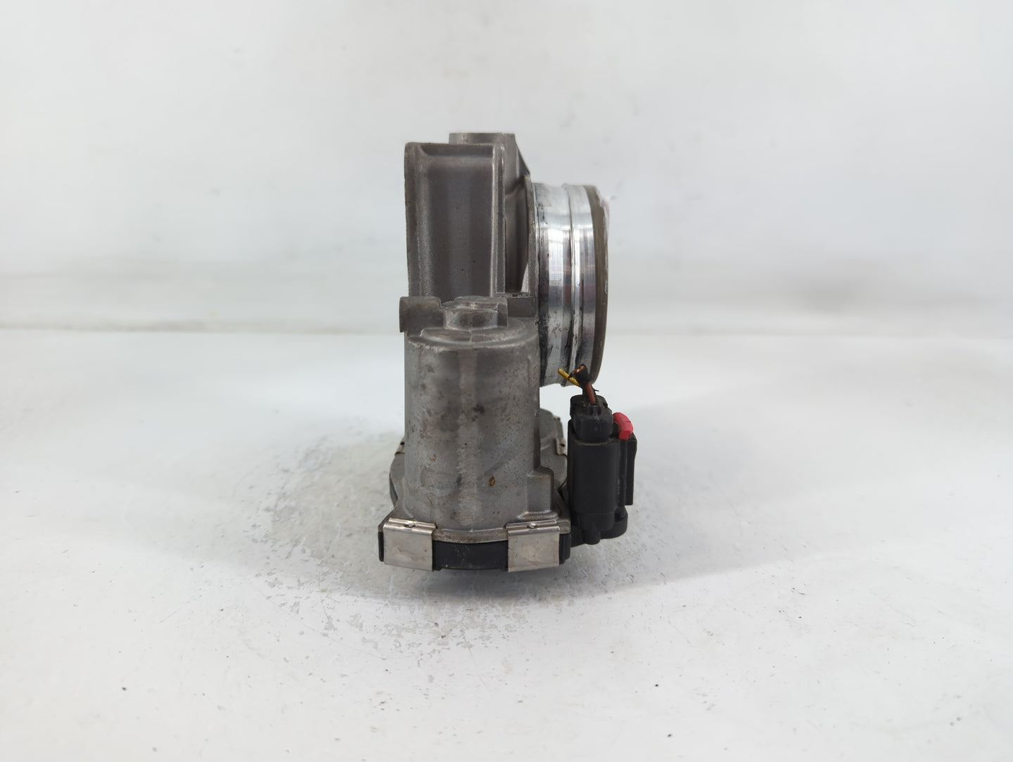 2014-2017 Buick Regal Throttle Body P/N:12670837AA Fits Fits 2013 2014 2015 2016 2017 2018 2019 2020 2021 OEM Used Auto Part