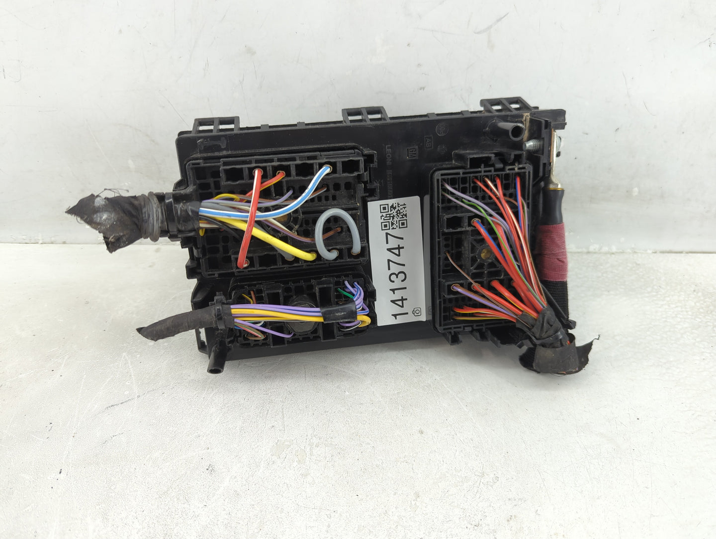 2013-2016 Buick Verano Fusebox Fuse Box Panel Relay Module P/N:13403357 Fits Fits 2013 2014 2015 2016 OEM Used Auto Parts - 