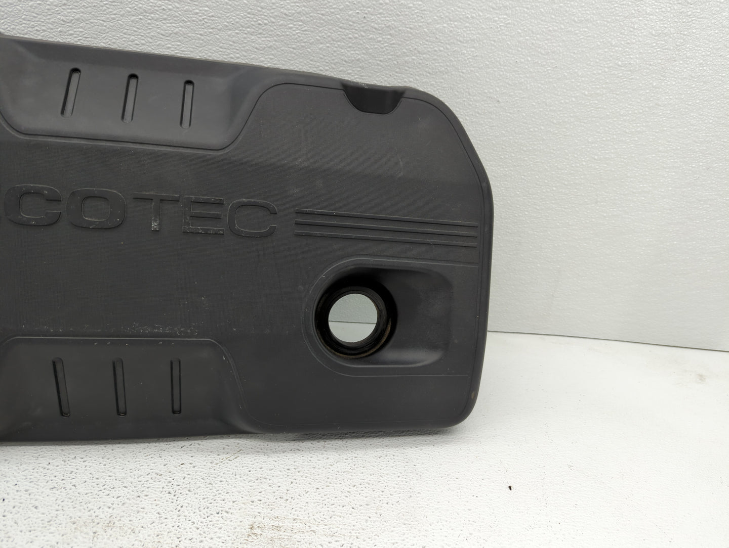 2016 Buick Verano Engine Cover - Oemusedautoparts1.com