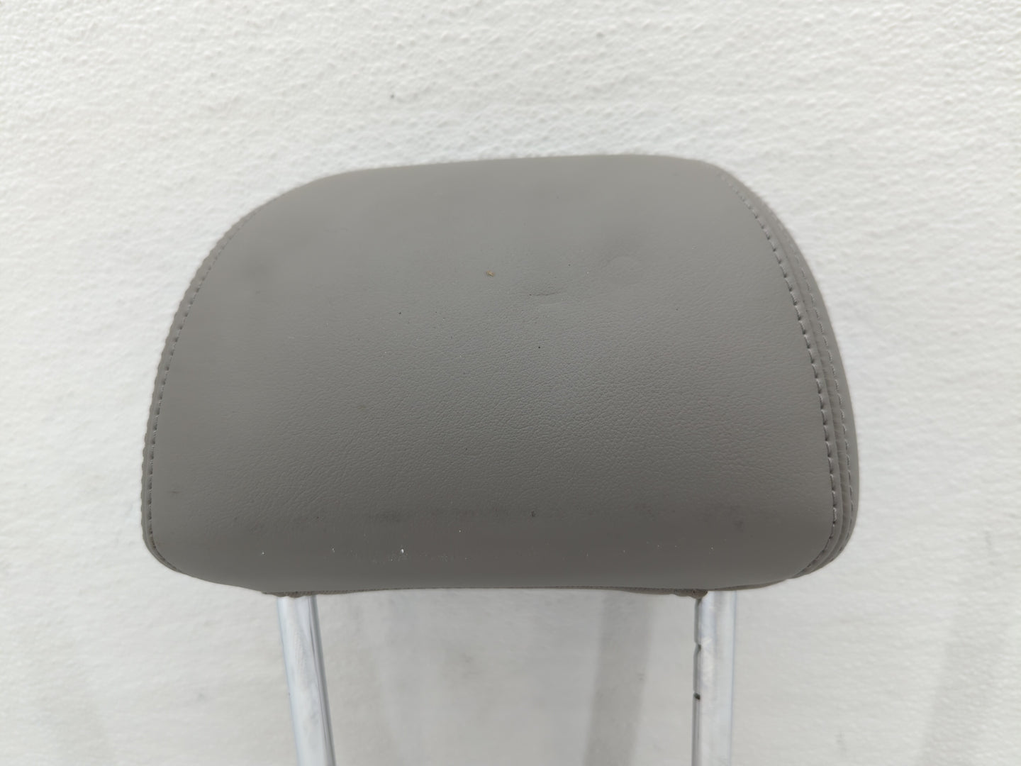 2016-2017 Buick Verano Headrest Head Rest Rear Seat Grey - Oemusedautoparts1.com