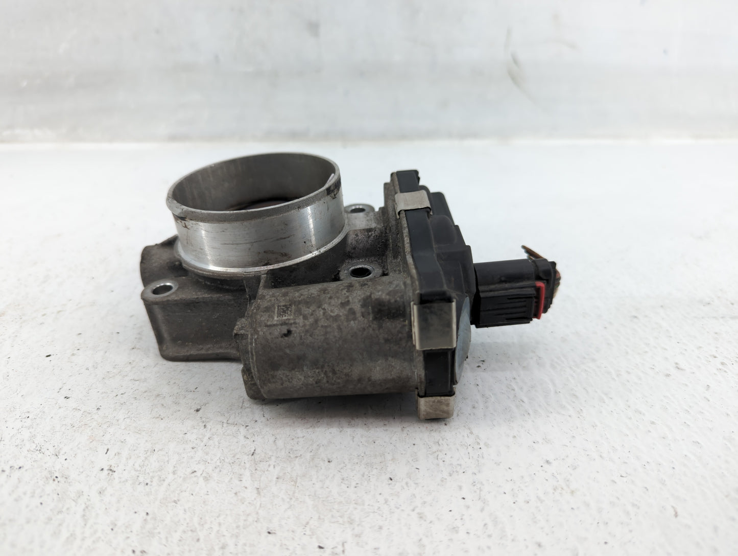 2016-2017 Buick Verano Throttle Body P/N:12632101 Fits Fits 2016 2017 OEM Used Auto Parts - Oemusedautoparts1.com