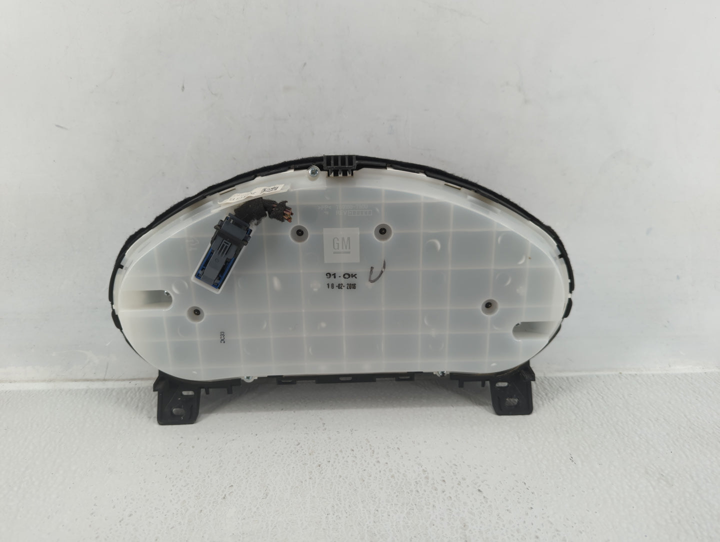 2015-2017 Buick Verano Instrument Cluster Speedometer Gauges P/N:23316331 Fits Fits 2015 2016 2017 OEM Used Auto Parts - Oem