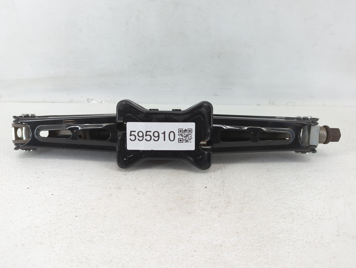 2016 Buick Verano Spare Scissor Car Jack - Oemusedautoparts1.com