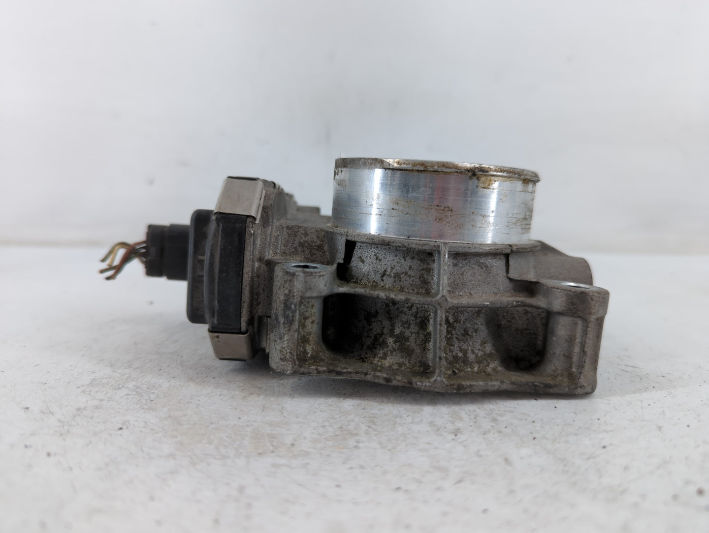 2016-2017 Buick Verano Throttle Body P/N:12632101CA Fits Fits 2016 2017 OEM Used Auto Parts - Oemusedautoparts1.com