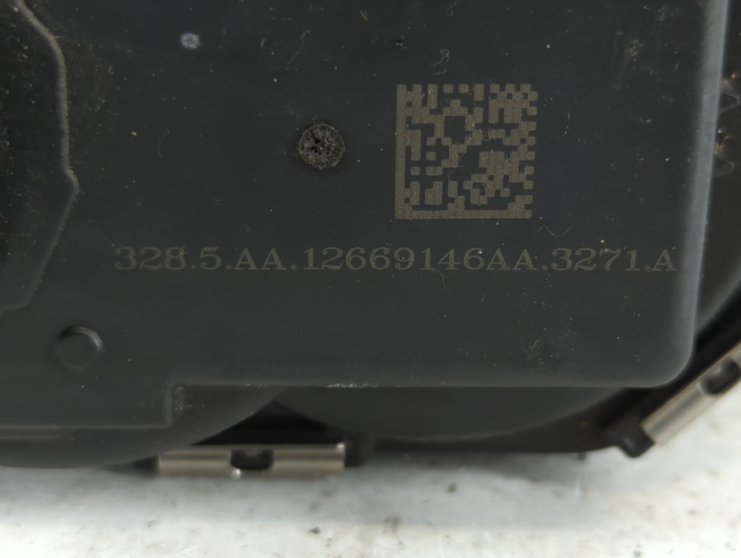 2016-2017 Buick Verano Throttle Body P/N:12669146AA Fits Fits 2016 2017 OEM Used Auto Parts - Oemusedautoparts1.com