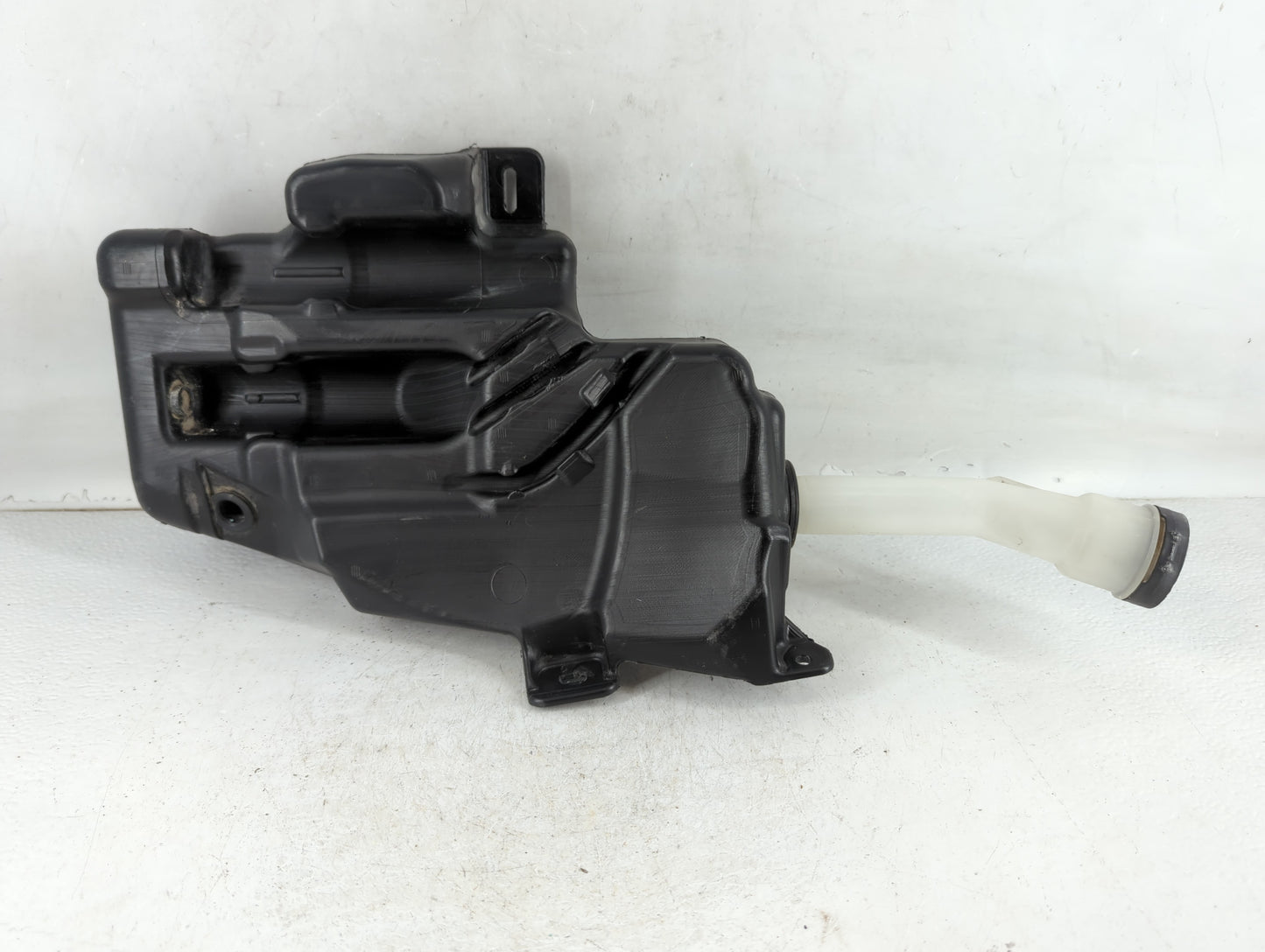 2014-2017 Buick Verano Windshield Washer Fluid Reservoir Bottle Oem - Oemusedautoparts1.com