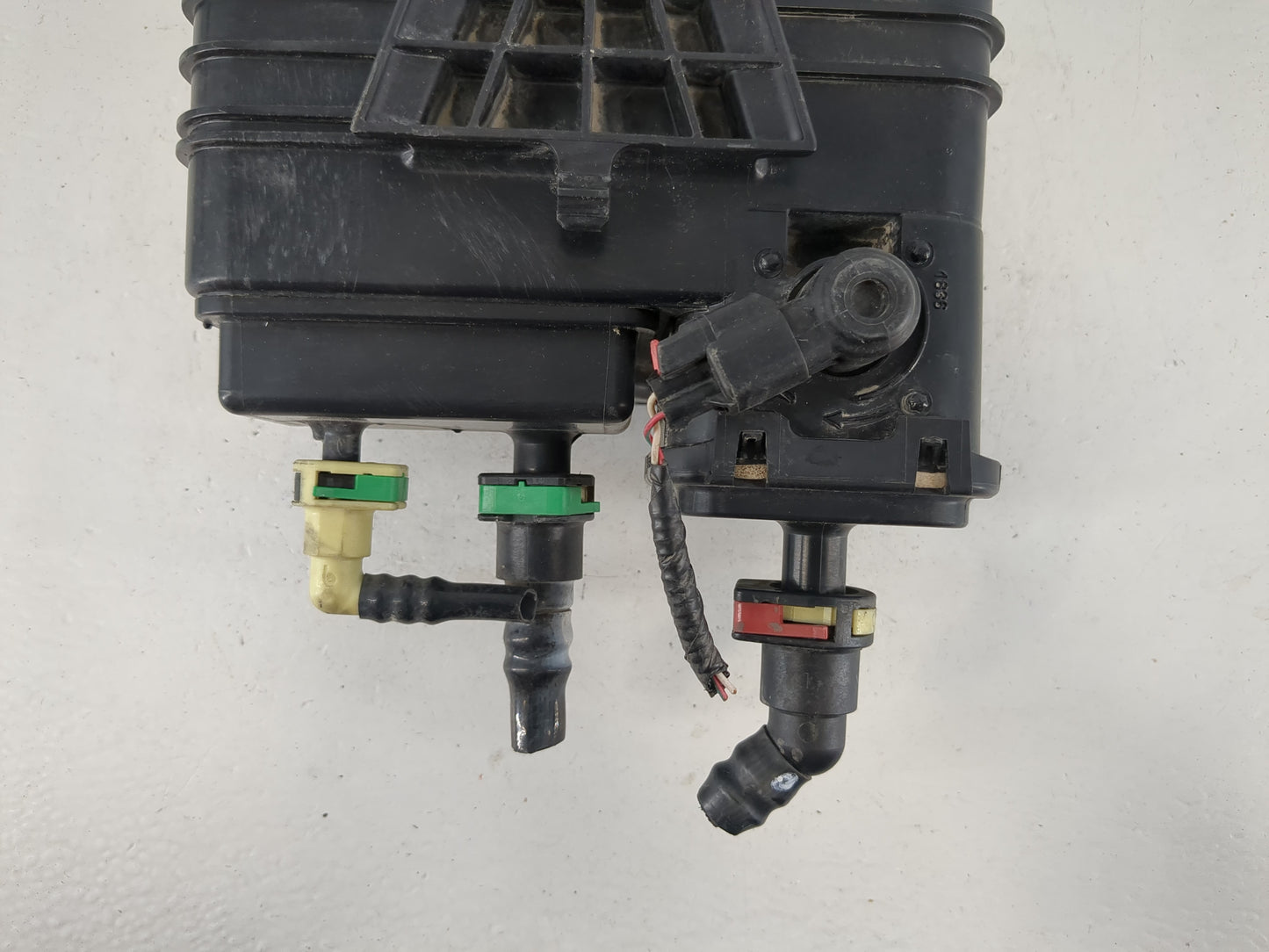 2016 Cadillac Ats Fuel Vapor Charcoal Canister - Oemusedautoparts1.com