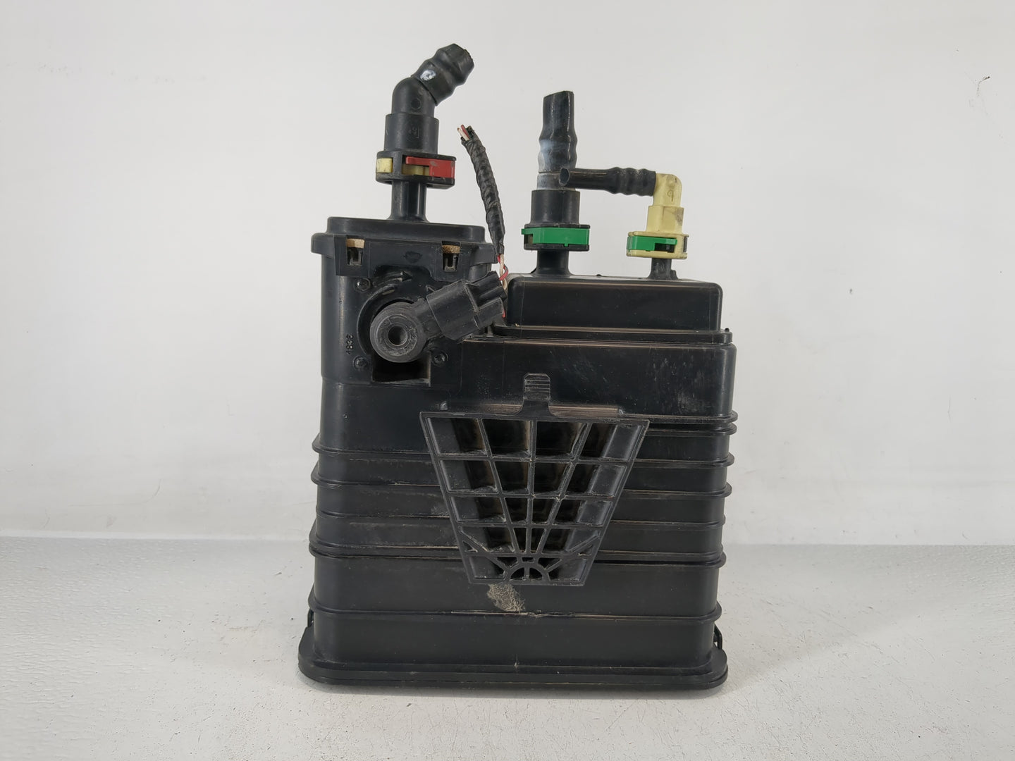 2016 Cadillac Ats Fuel Vapor Charcoal Canister - Oemusedautoparts1.com