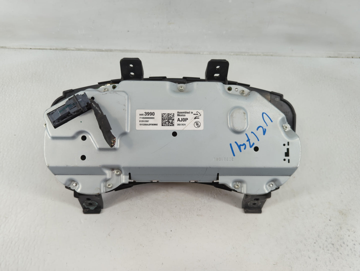 2016 Cadillac Ats Instrument Cluster Speedometer Gauges P/N:84053990 Fits OEM Used Auto Parts - Oemusedautoparts1.com