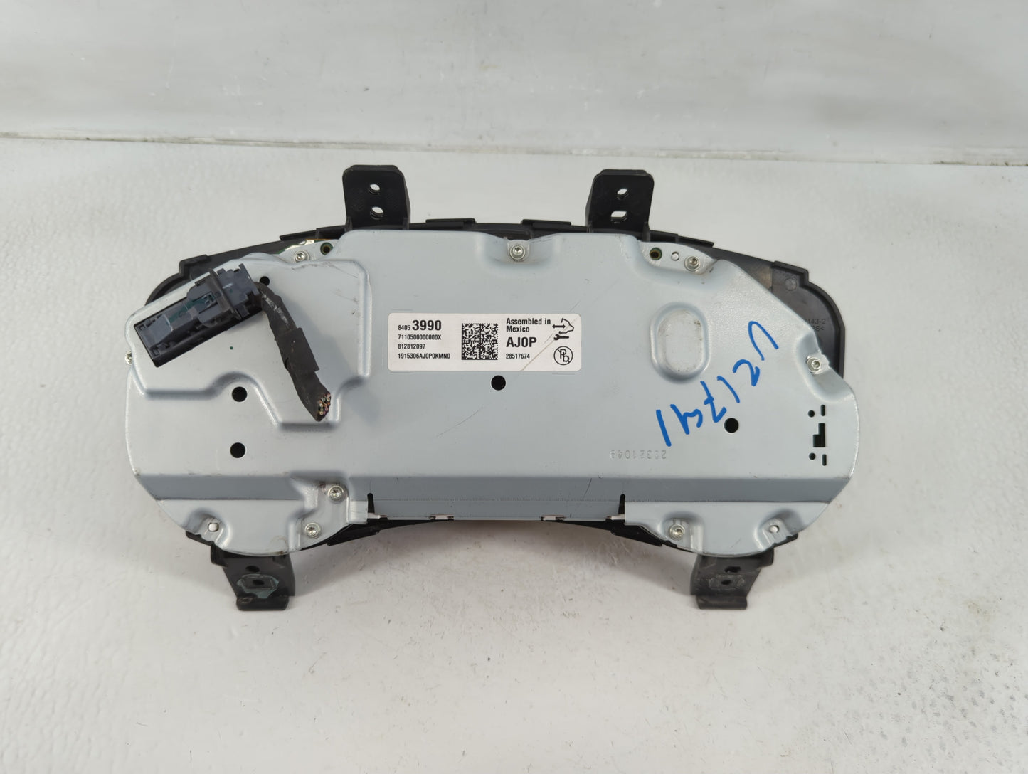 2016 Cadillac Ats Instrument Cluster Speedometer Gauges P/N:84053990 Fits OEM Used Auto Parts - Oemusedautoparts1.com