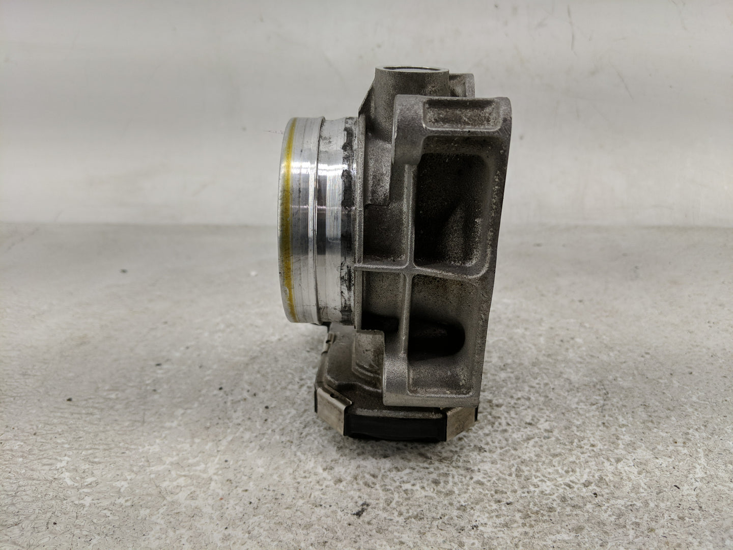 2013-2018 Cadillac Ats Throttle Body P/N:12627067DA Fits Fits 2013 2014 2015 2016 2017 2018 2019 2020 2021 OEM Used Auto Par