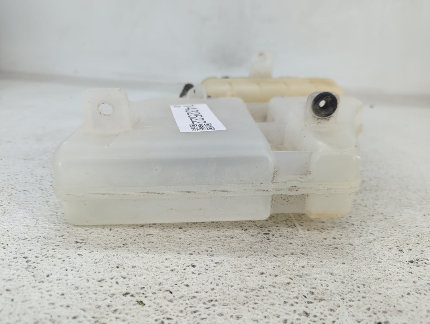 2013-2018 Cadillac Ats Radiator Coolant Overflow Expansion Tank Bottle 1432522 - Oemusedautoparts1.com