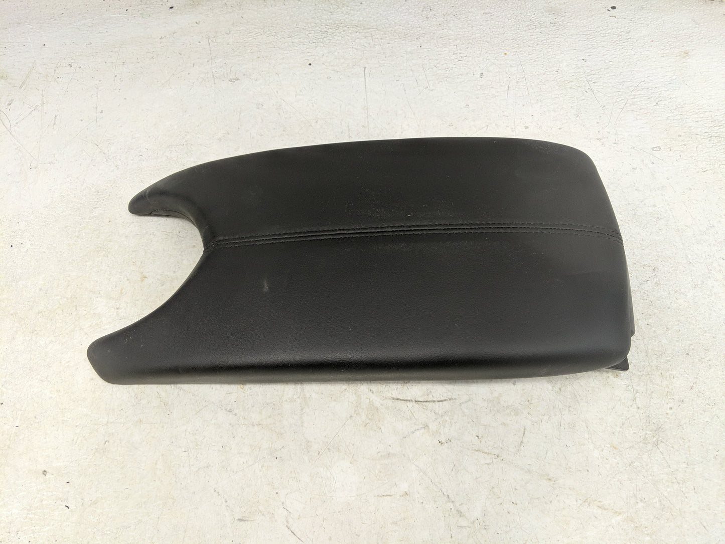 2016 Cadillac Ats Center Console Armrest Cover Lid Fits OEM Used Auto Parts - Oemusedautoparts1.com