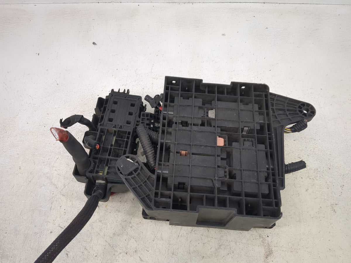 2016 Cadillac Ats Fusebox Fuse Box Panel Relay Module P/N:23218147 Fits OEM Used Auto Parts - Oemusedautoparts1.com