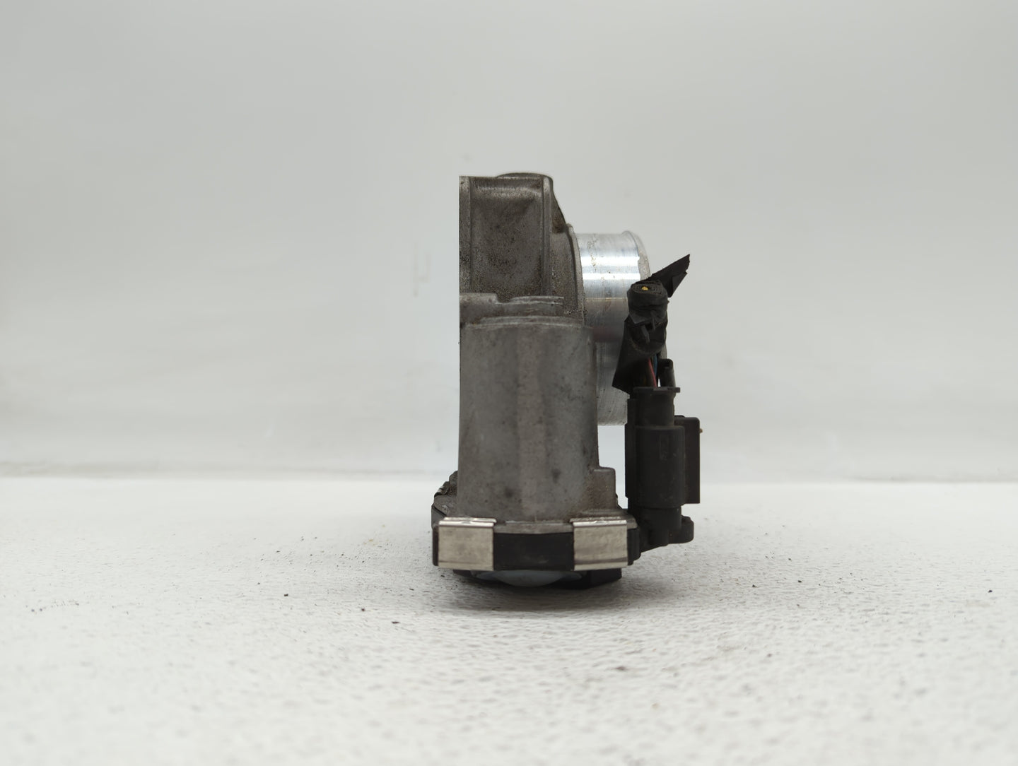 2016 Cadillac Ats Throttle Body P/N:12670839AA 12627217DA Fits Fits 2017 2018 2019 OEM Used Auto Parts - Oemusedautoparts1.c