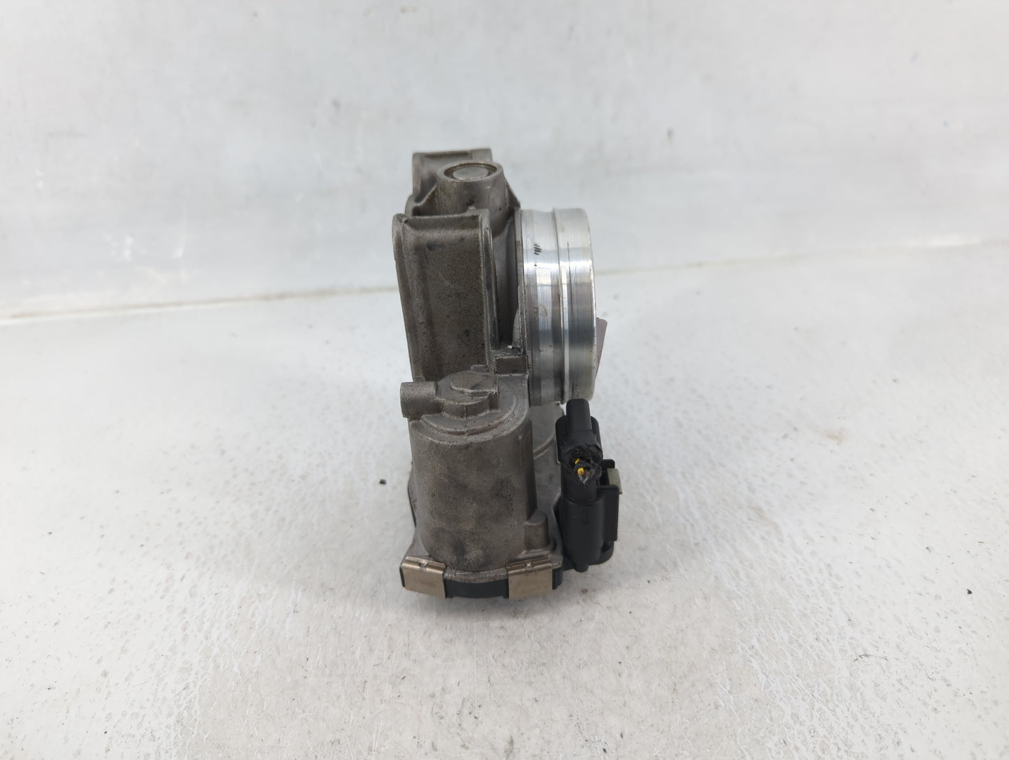 2013-2018 Cadillac Ats Throttle Body P/N:12627067DA Fits Fits 2013 2014 2015 2016 2017 2018 2019 2020 2021 OEM Used Auto Par