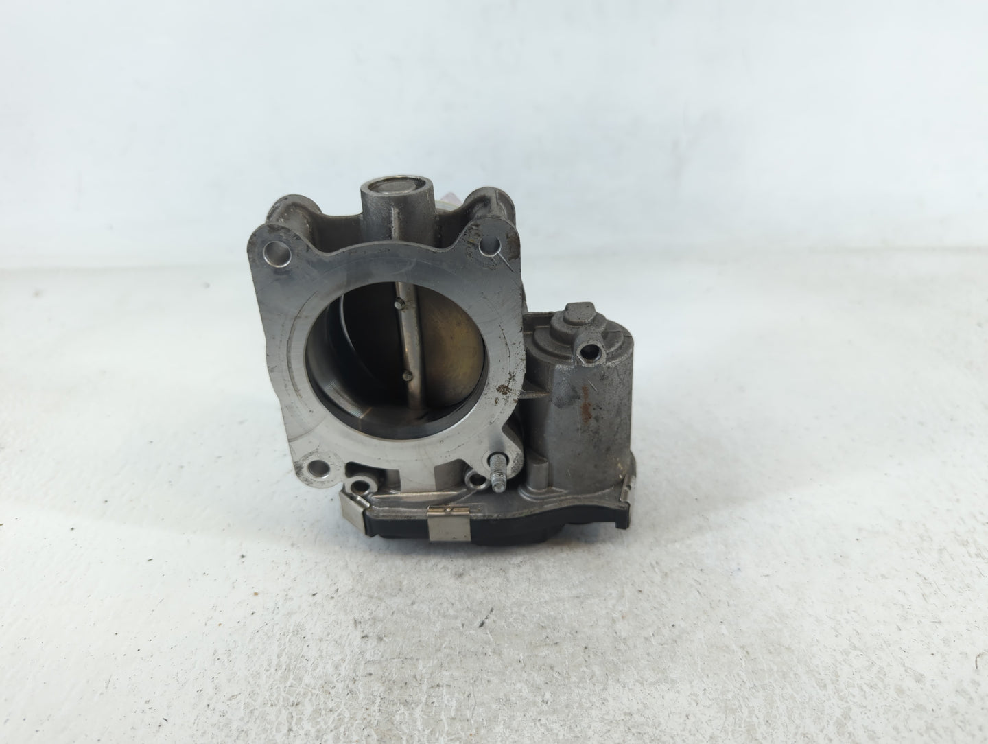 2013-2018 Cadillac Ats Throttle Body P/N:12627067DA Fits Fits 2013 2014 2015 2016 2017 2018 2019 2020 2021 OEM Used Auto Par