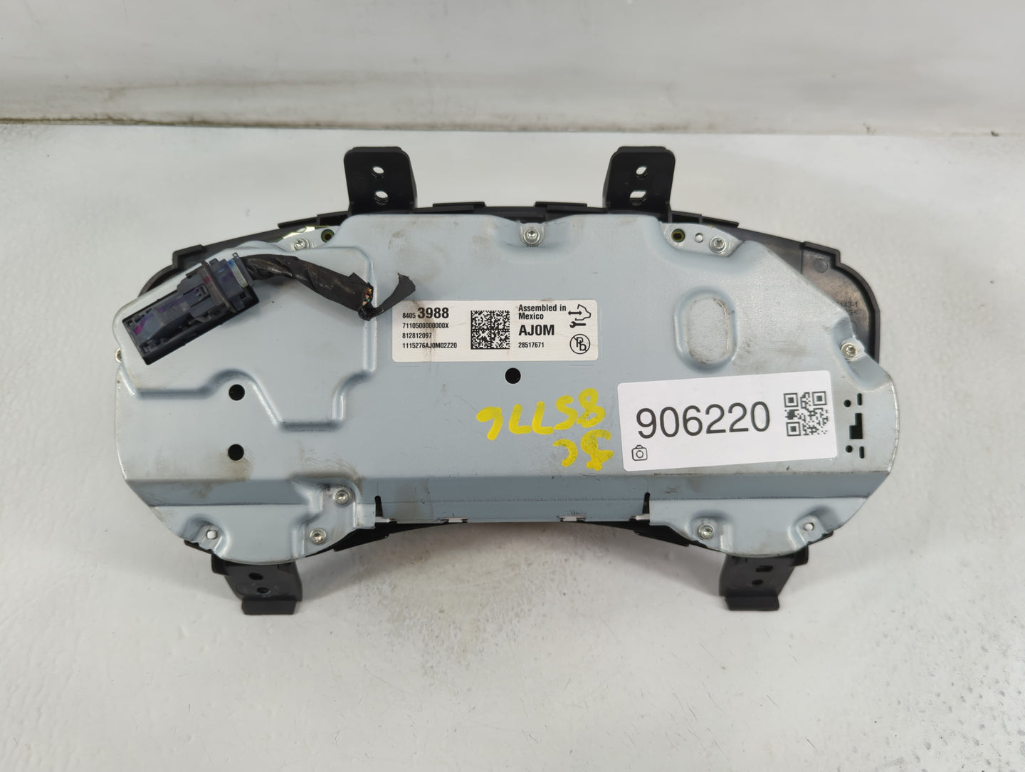 2016 Cadillac Ats Instrument Cluster Speedometer Gauges P/N:84053988 Fits OEM Used Auto Parts - Oemusedautoparts1.com