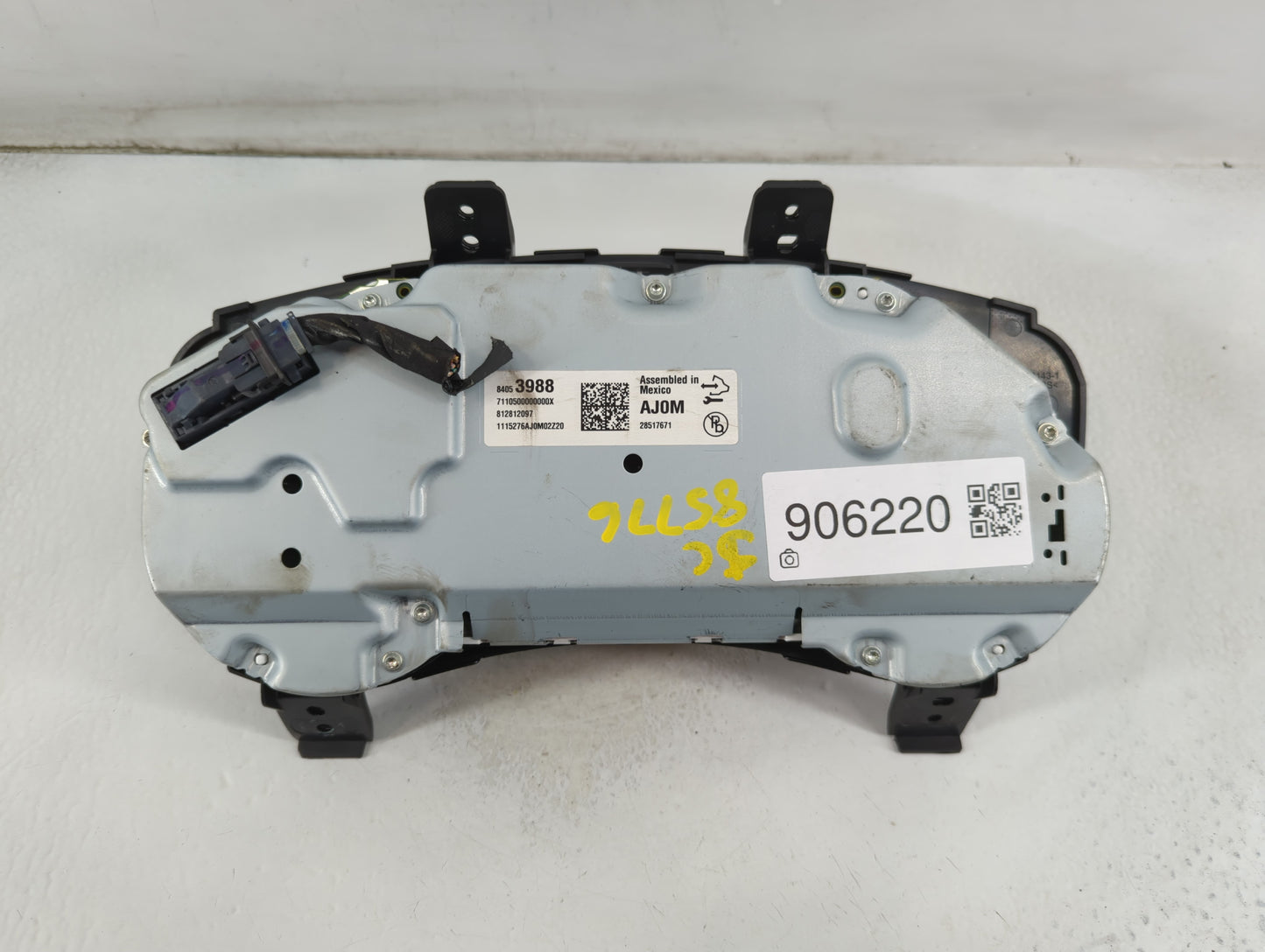 2016 Cadillac Ats Instrument Cluster Speedometer Gauges P/N:84053988 Fits OEM Used Auto Parts - Oemusedautoparts1.com