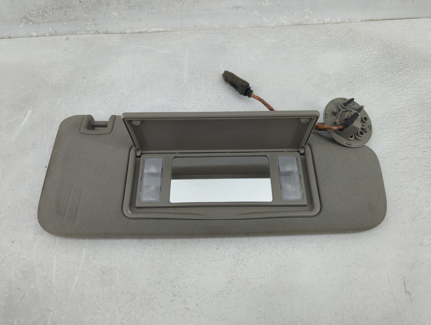 2014-2019 Cadillac Cts Sun Visor Shade Replacement Passenger Right Mirror Fits Fits 2014 2015 2016 2017 2018 2019 OEM Used A